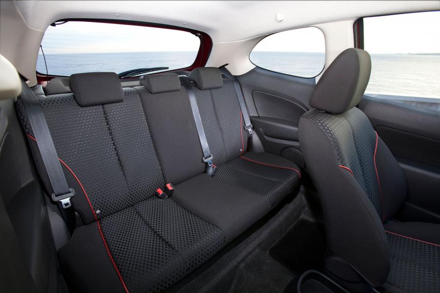  Mazda2 2010 года  (фото 25 из 183)